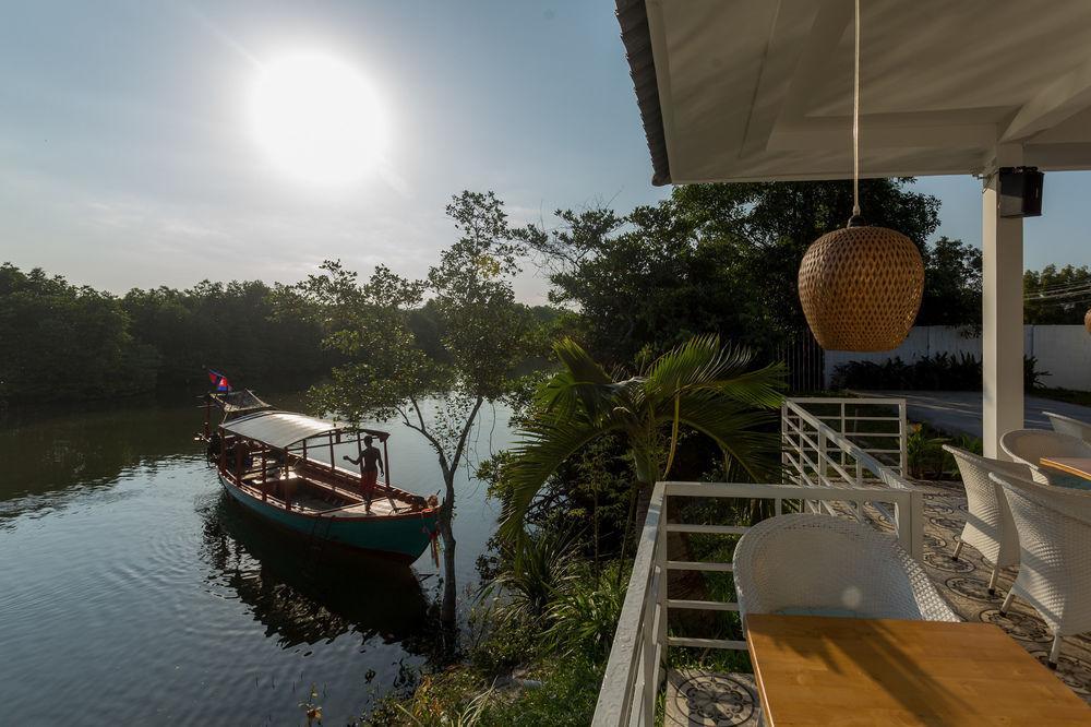 Golden River Resort Sihanoukville Extérieur photo